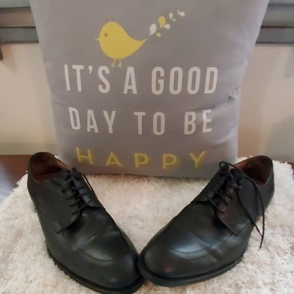 Johnston & Murphy Men's 10.5 M Black loafers